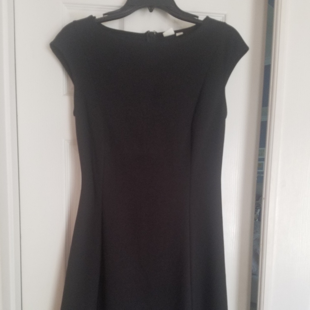 GAP Black Pleated Short Sleeve Dress